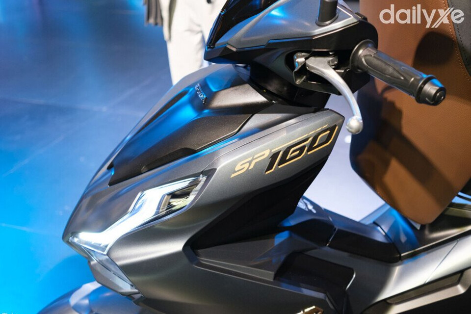  Thiết kế tem xe ấn tượng đường nét thanh thoát