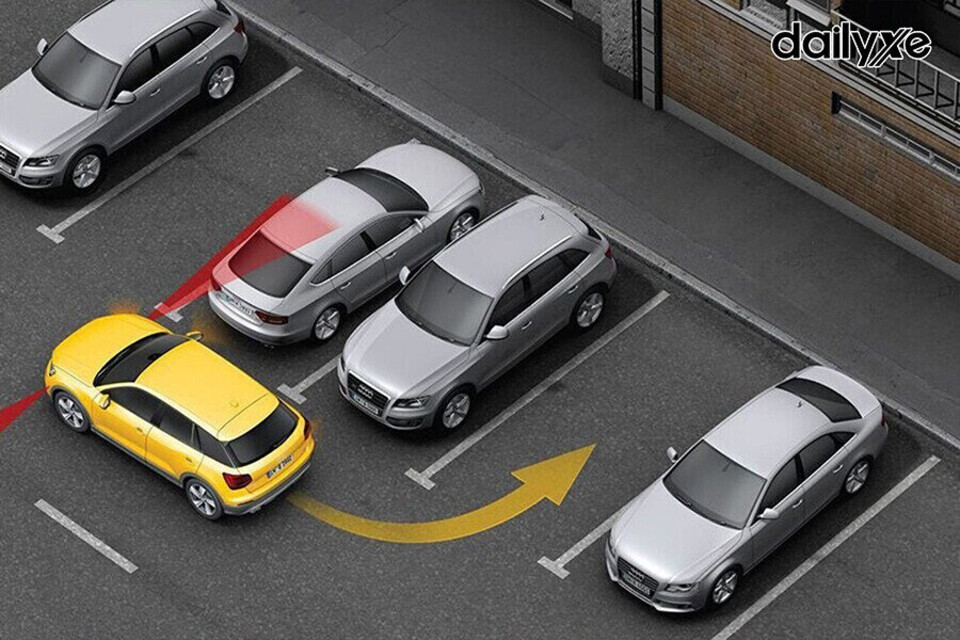 Hỗ trợ đỗ xe 3 chế độ: Ghép ngang, ghép dọc, lùi tự nhớ đường tiến