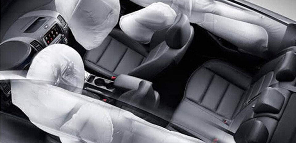 Xe được trang bị 6 túi khí Xe được trang bị 6 túi khí