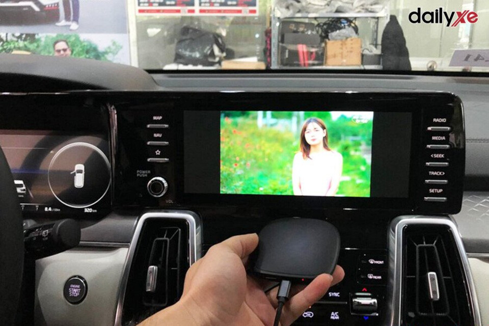 Tích hợp tính năng gọi điện, nhắn tin