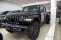 Ảnh chi tiết xe Jeep Gladiator Rubicon 2020, giá ngang Ford F-150 Raptor
