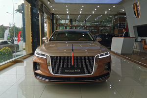 Ảnh thực tế và giá lăn bánh bộ đôi xe Trung Quốc Hongqi H9 và E-HS9 mới ra mắt Việt Nam