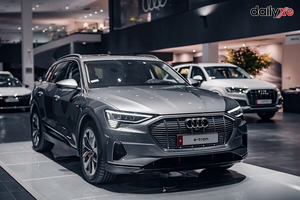 Audi e-tron 50 Quattro (Máy điện)