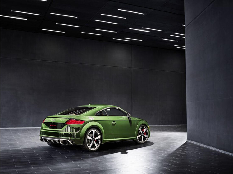audi tt rs 2022 them ban gioi han 50 chiec: gia tu 1,8 ty dong, dai gia viet it nguoi me