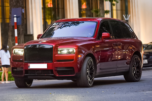 Autodaily Street Shots (P8): Rolls-Royce Cullinan màu độc quay lại Hà Nội