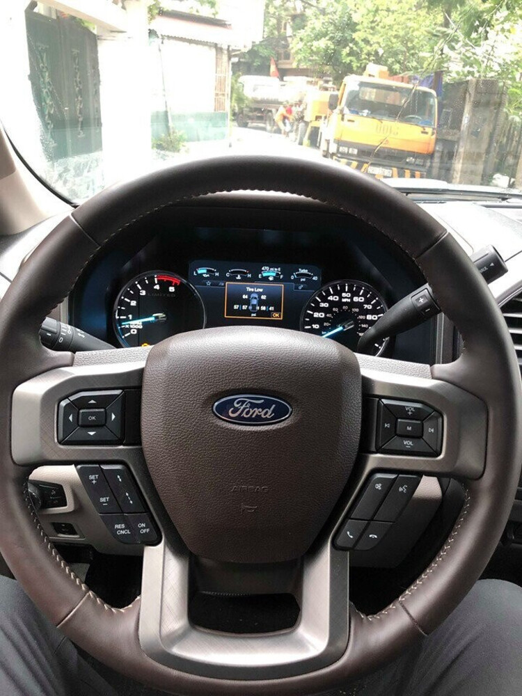 ban-tai-khong-lo-ford-f-350-siêu nhiệm-lariat-hang-doc-lot-thom-trong-garage-cua-dai-gia-ha-noi-4.jpg ban-tai-khong-lo-ford-f-350-siêu nhiệm-lariat-hang-doc-lot-thom-trong-garage-cua-dai-gia-ha-noi-4.jpg