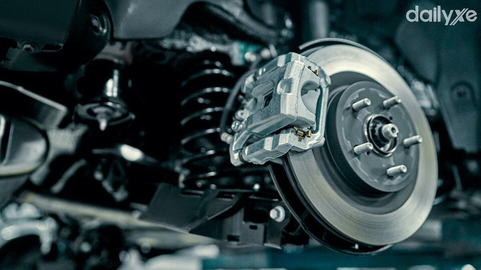 Phanh xe ô tô bị bó cứng