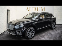 Bắt gặp Bentley Bentayga 2021 hơn 23 tỷ có đồng hồ kim cương gần 3 tỷ đồng