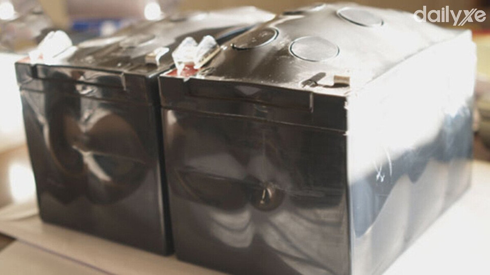 Bình ắc quy bị phồng có dấu hiện rò rỉ điện dễ cháy nổ