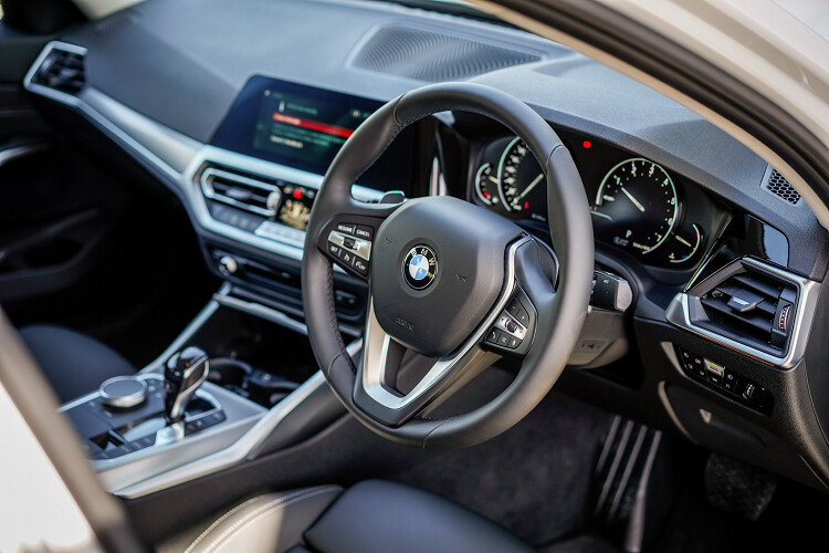 bmw-320i-sport-line-2020-15.jpg