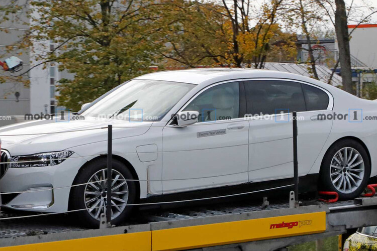 bmw-i7-spy-photo-1.jpg