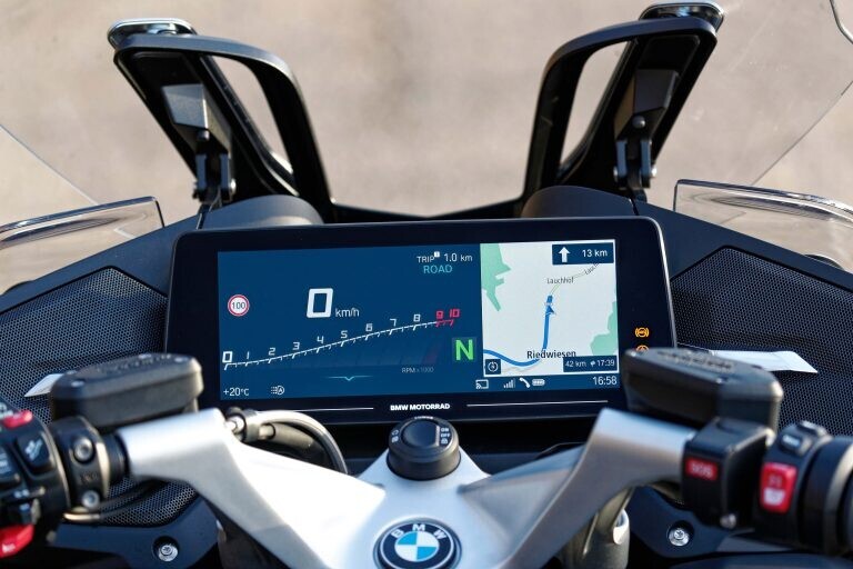 BMW ra mắt 4 phiên bản K 1600 GT GTL B và Grand America 2022
