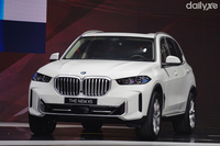 BMW X5 xDrive40i M Sport (Máy xăng)
