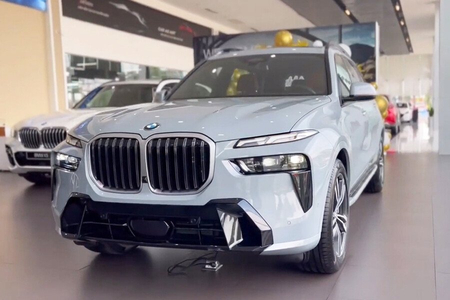 BMW X7 xDrive40i M Sport (Máy xăng)