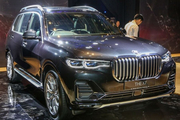 BMW X7 xDrive40i M Sport (Máy xăng)