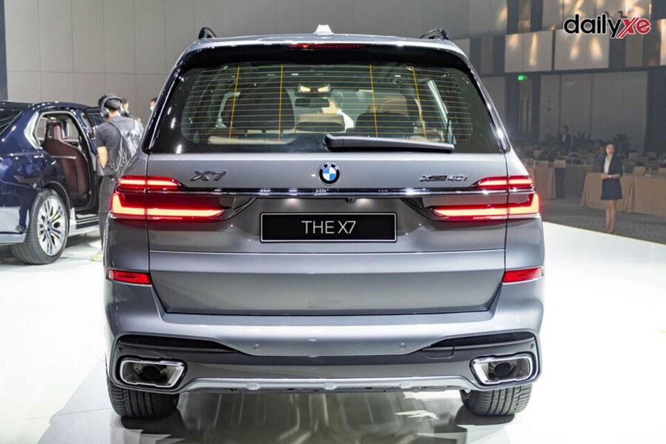 Đuôi xe thiết kế sang trọng