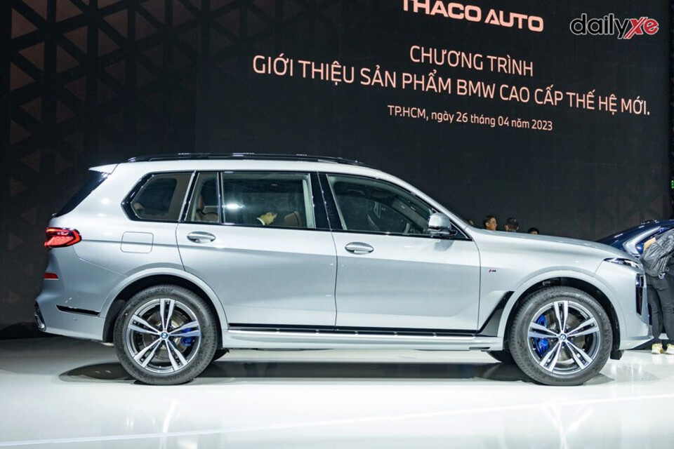Thân xe thiết kế nổi bật SUV cỡ lớn