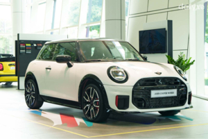 Bộ đôi MINI John Cooper Works thế hệ mới chính thức trình làng tại Việt Nam