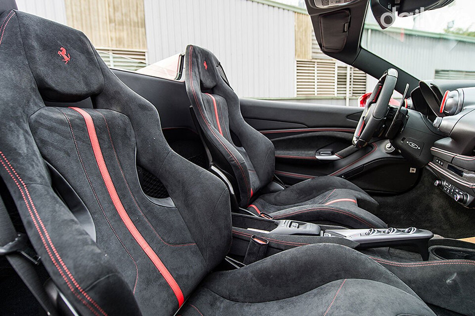 Bọc ghế ô tô bằng chất liệu da lộn