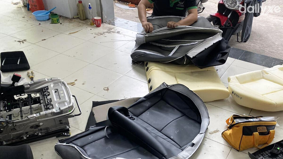 Trước khi bọc da phục hồi đệm mút