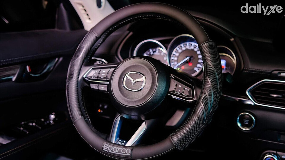 Vô lăng ô tô dễ bị tác động bởi tia UV có hại