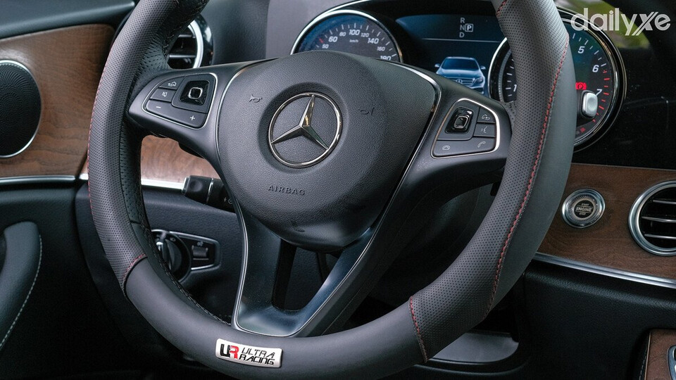 Chọn bọc vô lăng ô tô đến từ thương hiệu uy tín