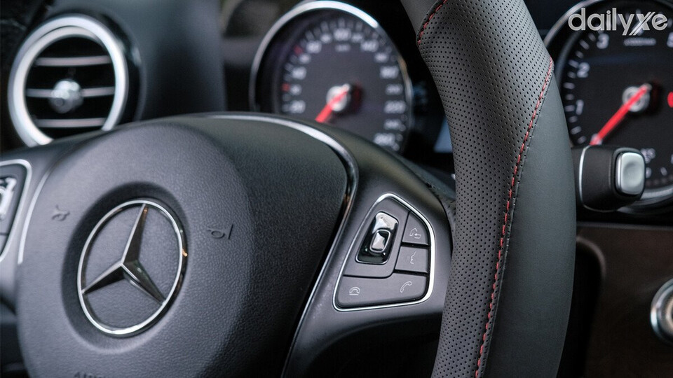 Nên sử dụng chất liệu bọc vô lăng ô tô bằng da