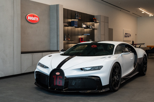 Bugatti mở showroom đầu tiên tại Singapore