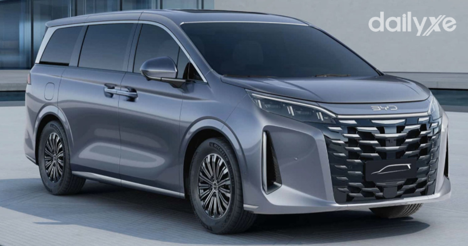 Ngoại thất gây ấn tượng mạnh mẽ ngay từ cái nhìn đầu tiên