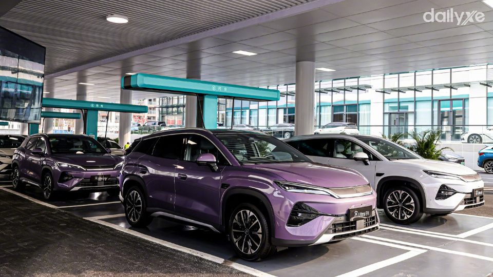 BYD Song Ultra EV theo đuổi ngôn ngữ thiết kế tối giản