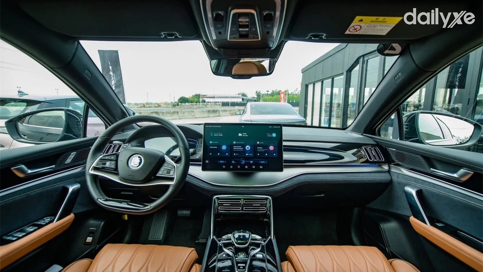 Nội thất xe sở hữu nhiều tiện nghi hiện đại