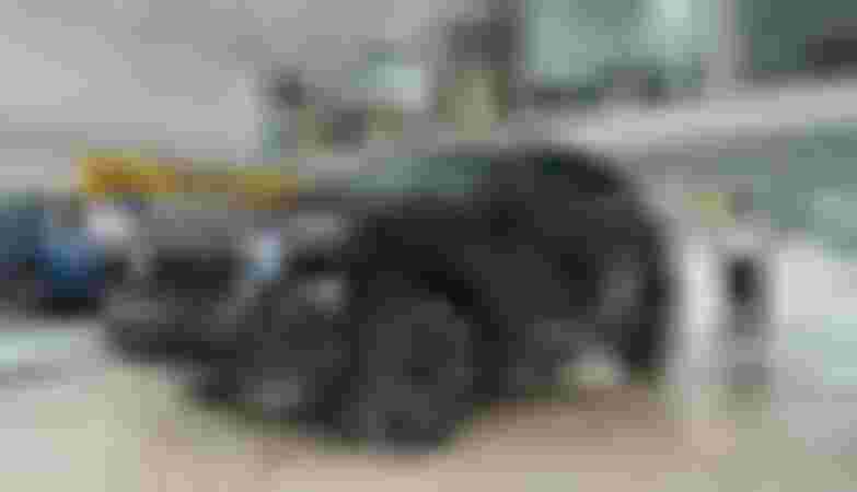 cac hang xe ruc rich cat khuyen mai, vinfast choi lon giam han 150% phi truoc ba