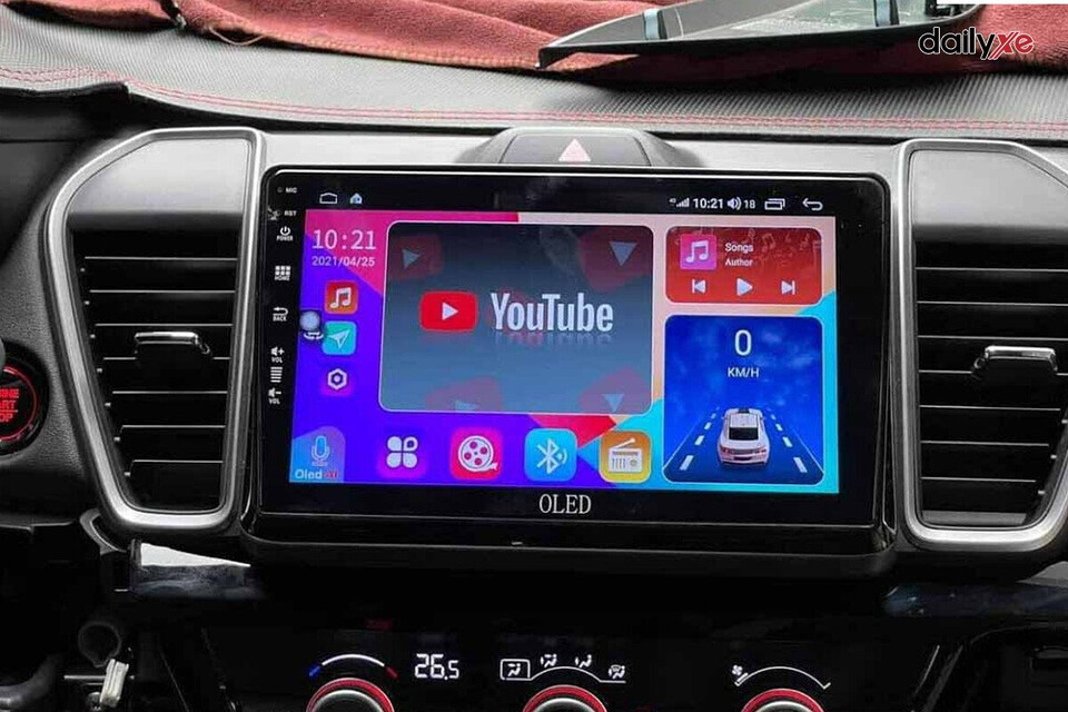 Giải trí đa phương tiện với màn hình Android ô tô