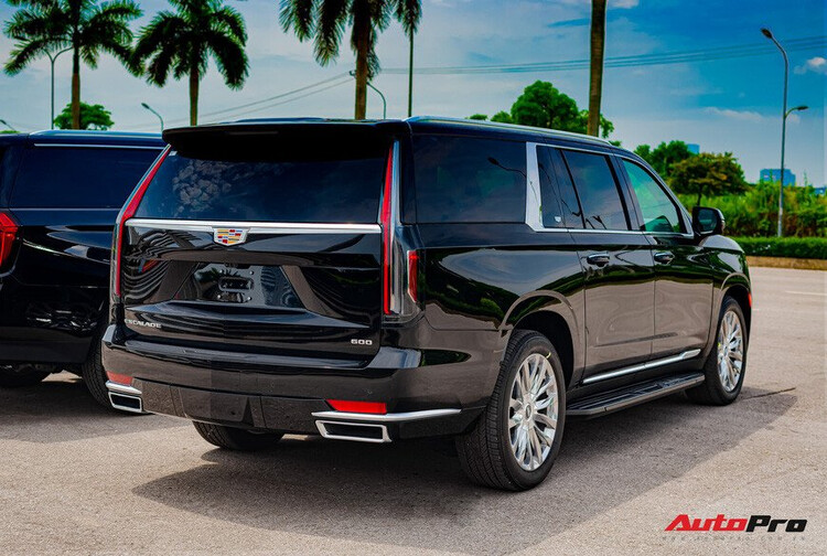 Cadillac-Escalade-ESV-gia-gan-12-ty-dong-suv-full-size-hang-sang-cho-nha-giau-viet Cadillac-Escalade-ESV-gia-gan-12-ty-dong-suv-full-size-hang-sang-cho-nha-giau-viet