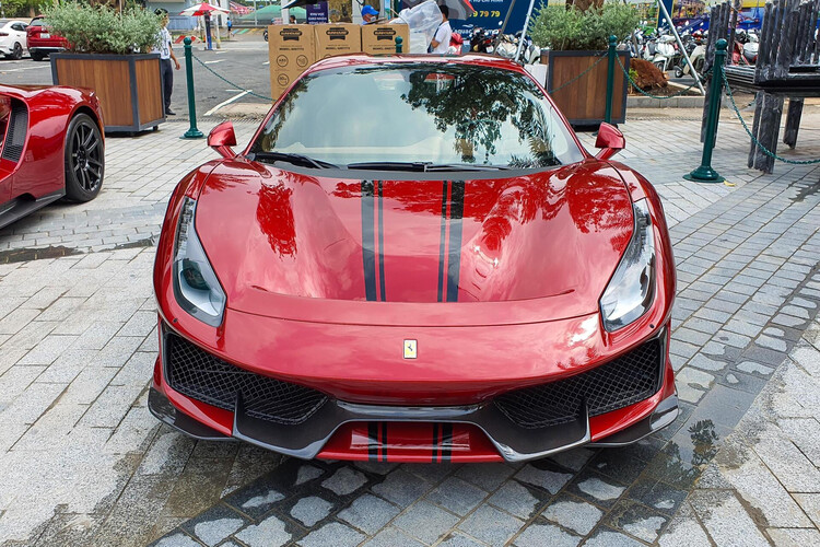 Cận cảnh Ferrari 488 Pista Spider tại TP.HCM can canh ferrari 488 pista spider tai tp.hcm