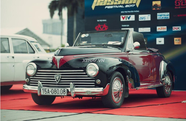 Khép kín "đồ cổ" Peugeot 203 Convertible tại Ngày hội đam mê môtô - Ảnh 1 Khép kín "đồ cổ" Peugeot 203 Convertible tại Ngày hội đam mê môtô - Ảnh 1