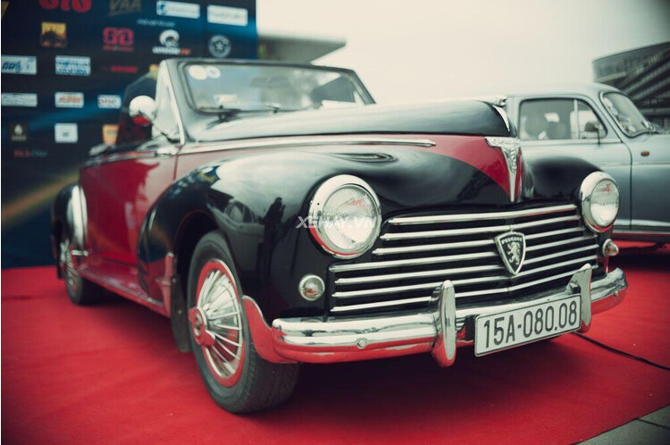 Khép kín "đồ cổ" Peugeot 203 Convertible tại Ngày hội đam mê môtô - Ảnh 2 Khép kín "đồ cổ" Peugeot 203 Convertible tại Ngày hội đam mê môtô - Ảnh 2