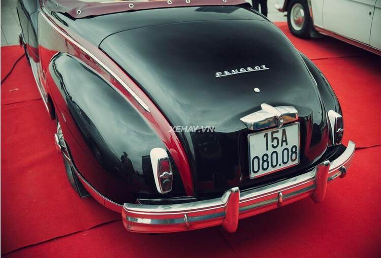 Khép kín "đồ cổ" Peugeot 203 Convertible tại Ngày hội đam mê môtô - Ảnh 3 Khép kín "đồ cổ" Peugeot 203 Convertible tại Ngày hội đam mê môtô - Ảnh 3