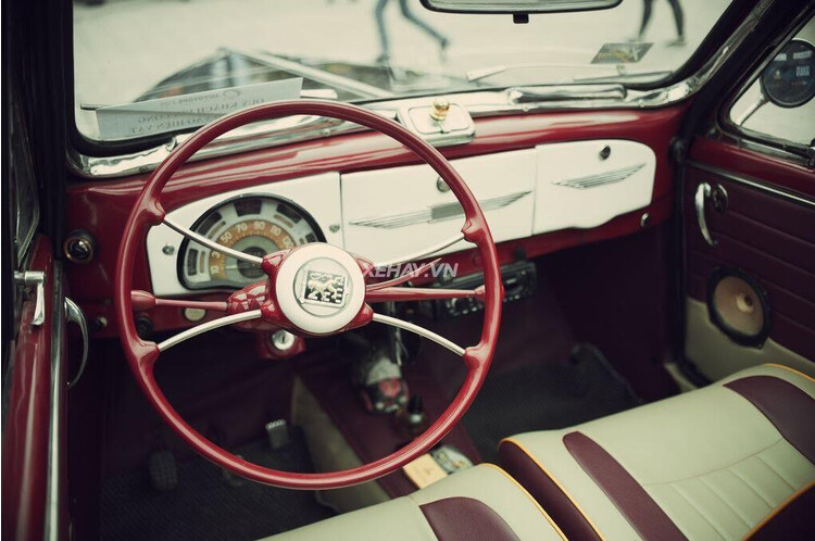 Khép kín "đồ cổ" Peugeot 203 Convertible tại Ngày hội đam mê môtô - Ảnh 6 Khép kín "đồ cổ" Peugeot 203 Convertible tại Ngày hội đam mê môtô - Ảnh 6