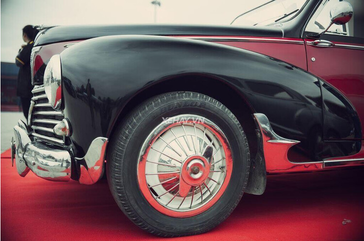 Khép kín "đồ cổ" Peugeot 203 Convertible tại Ngày hội đam mê môtô - Ảnh 10 Khép kín "đồ cổ" Peugeot 203 Convertible tại Ngày hội đam mê môtô - Ảnh 10