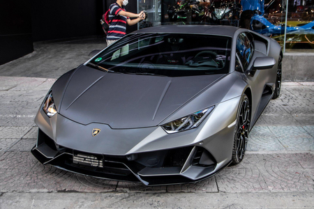 Cận cảnh Lamborghini Huracan EVO đầu tiên về Việt Nam