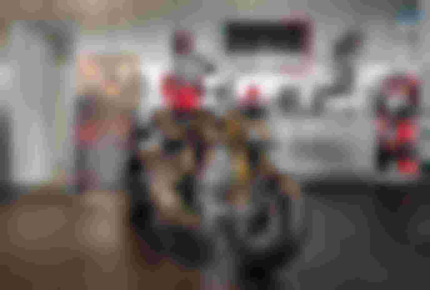 can canh phien ban dark stealth cua ducati streetfighter v4 s 2020