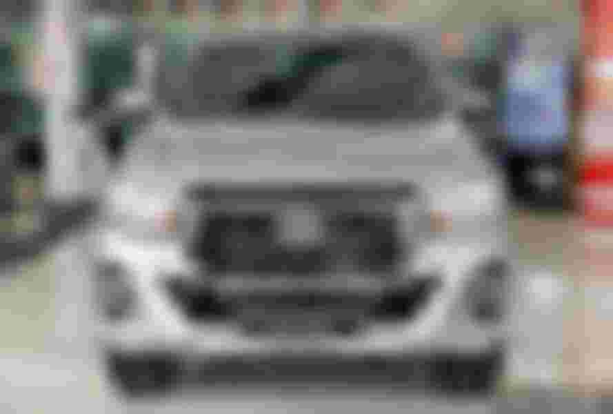 Cận cảnh Toyota Hilux L-Edition 2.4L AT 4×4 mới tại Malaysia - Hình 2