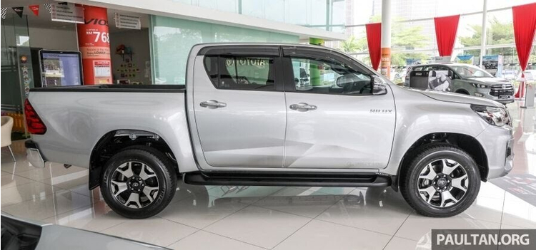 Cận cảnh Toyota Hilux L-Edition 2.4L AT 4×4 mới tại Malaysia - Hình 3 Cận cảnh Toyota Hilux L-Edition 2.4L AT 4×4 mới tại Malaysia - Hình 3