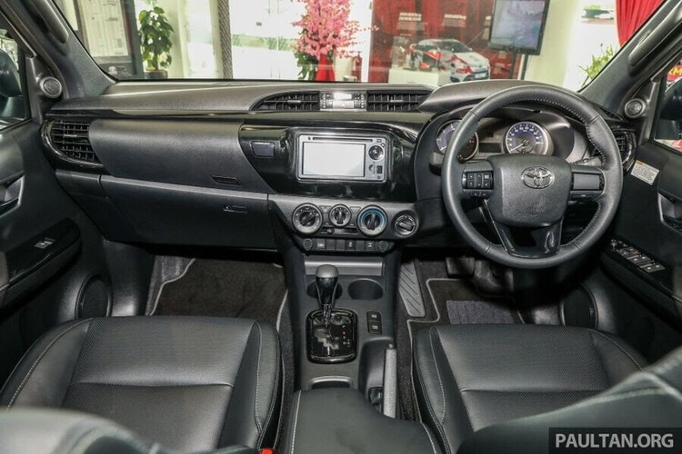 Cận cảnh Toyota Hilux L-Edition 2.4L AT 4×4 mới tại Malaysia - Hình 7 Cận cảnh Toyota Hilux L-Edition 2.4L AT 4×4 mới tại Malaysia - Hình 7