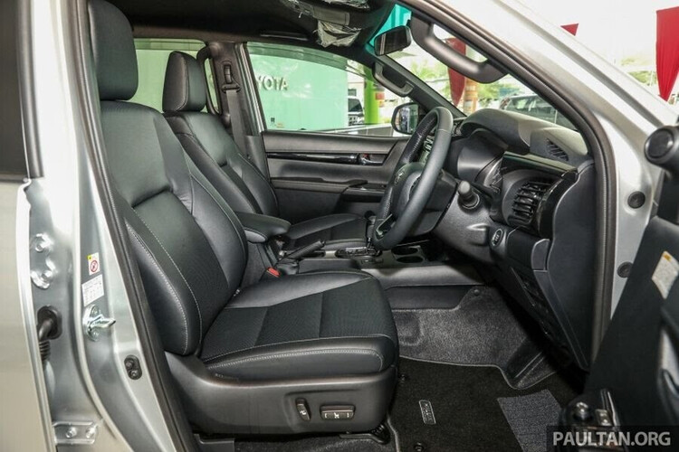 Cận cảnh Toyota Hilux L-Edition 2.4L AT 4×4 mới tại Malaysia - Hình 8 Cận cảnh Toyota Hilux L-Edition 2.4L AT 4×4 mới tại Malaysia - Hình 8