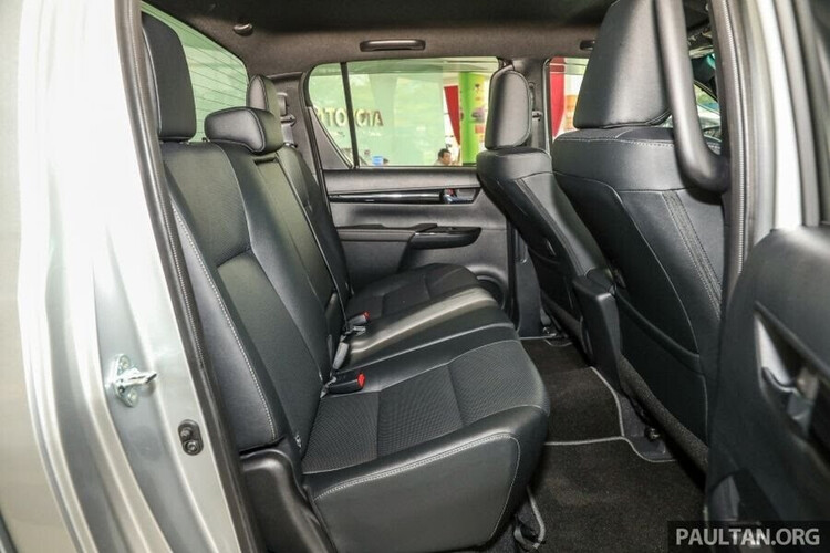 Cận cảnh Toyota Hilux L-Edition 2.4L AT 4×4 mới tại Malaysia - Hình 9 Cận cảnh Toyota Hilux L-Edition 2.4L AT 4×4 mới tại Malaysia - Hình 9