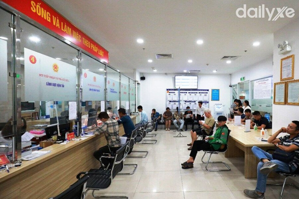 Chủ xe phải đến cơ quan đang quản lý hồ sơ đăng ký xe