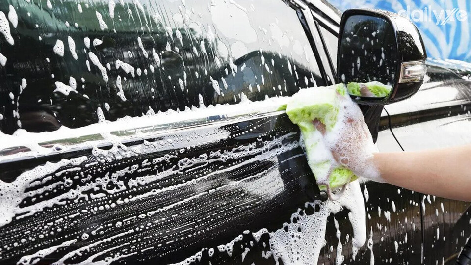 Rửa xe chăm sóc ngoại thất ô tô