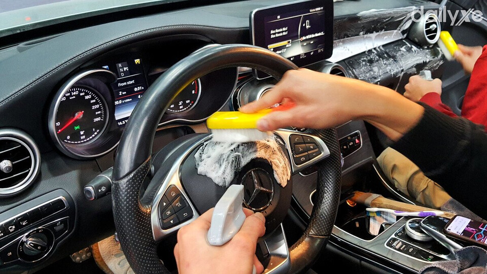 Thường xuyên vệ sinh và lau chùi xế hộp sạch sẽ